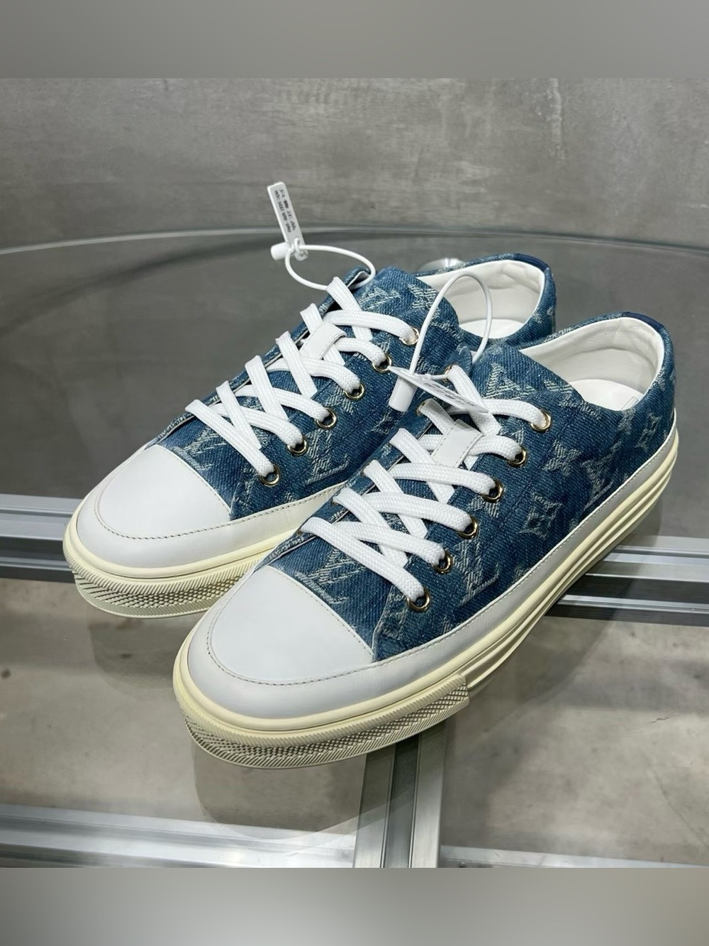 🚩steal Louis Vuitton Blue Denim Low-Top Sneakers with White Trim